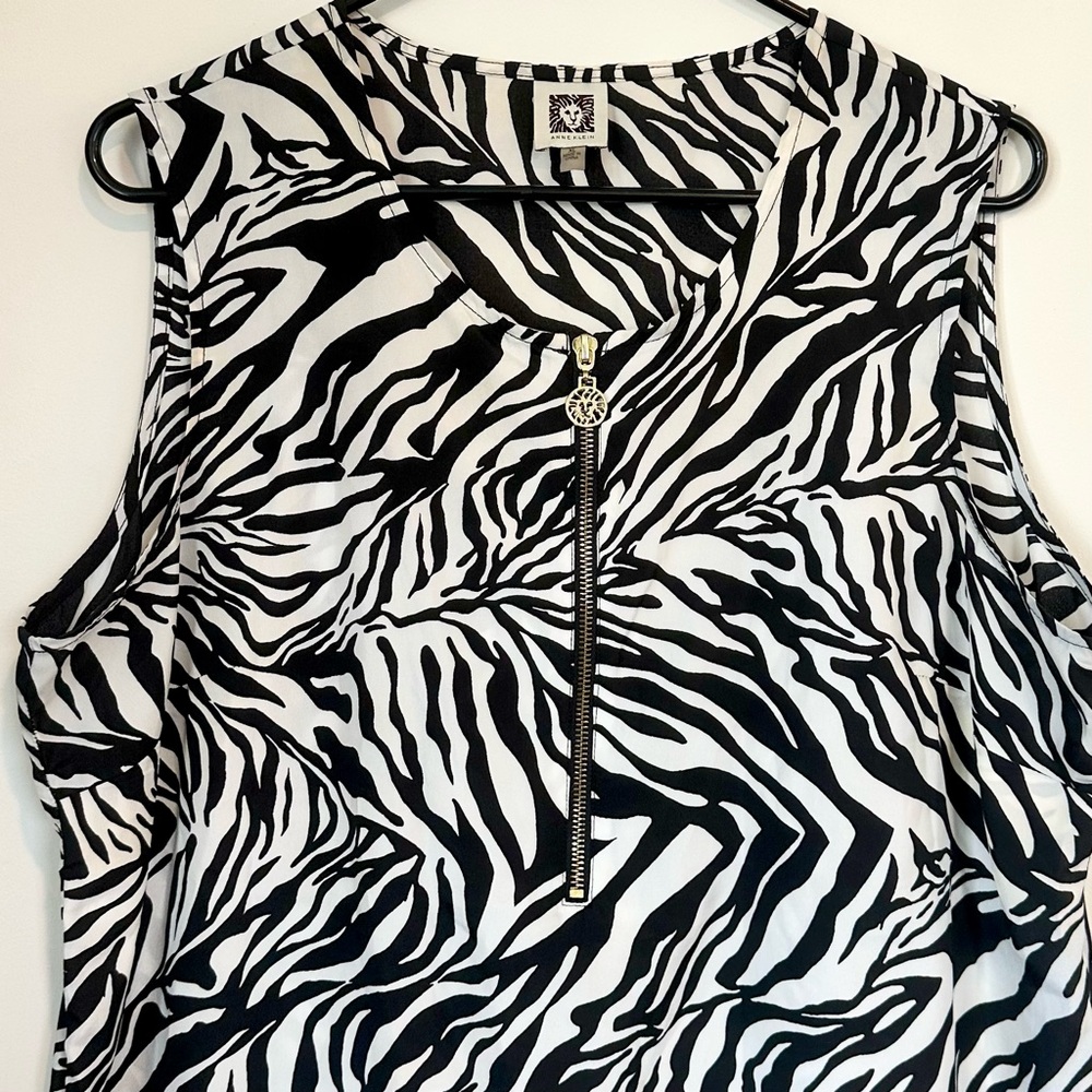 Anne Klein Black and White Zebra Print Top - Size: Extra Large - Picture 4 of 6